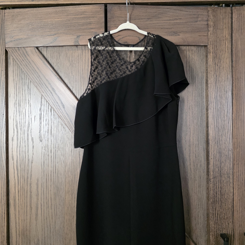 MaxMara Black Lace Accent Gown - Picture 2 of 3